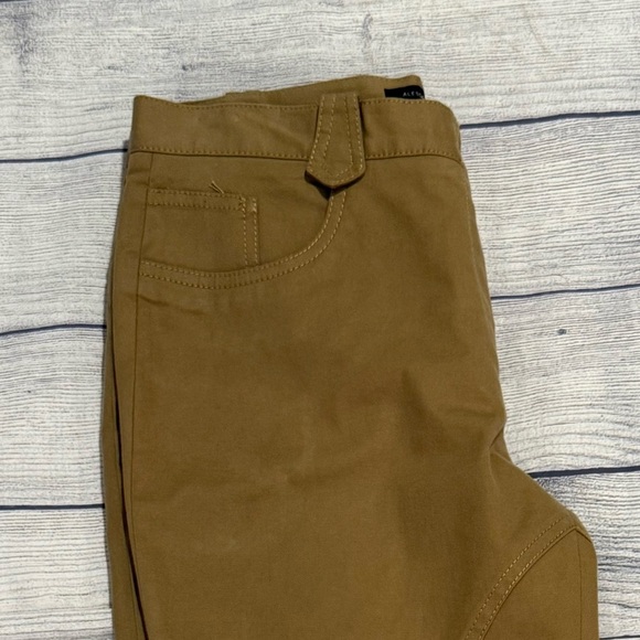Alessandro Dell'Acqua Tan Button Detail women Pants Size 44 - Picture 9 of 14